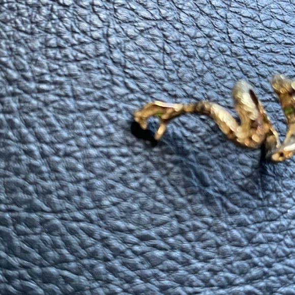 Snake Ear Climber - Gold tone, amazing detail - Picture 4 of 6